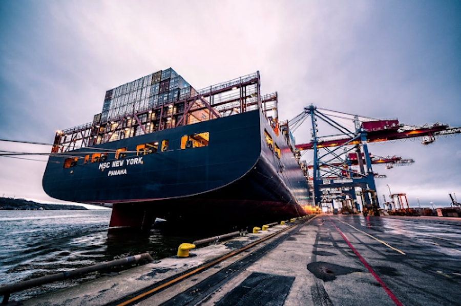 MSC Michel Capellini has Docked at Felixstowe